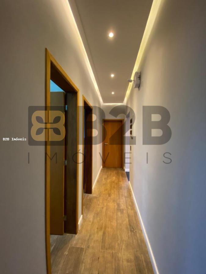 Casa à venda com 3 quartos, 190m² - Foto 9