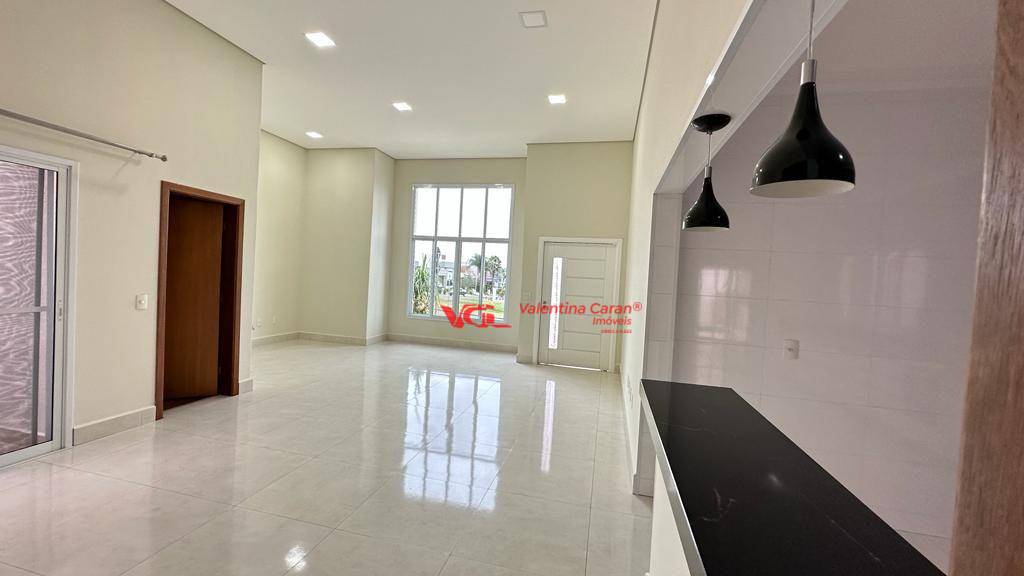 Casa de Condomínio para alugar com 3 quartos, 189m² - Foto 3