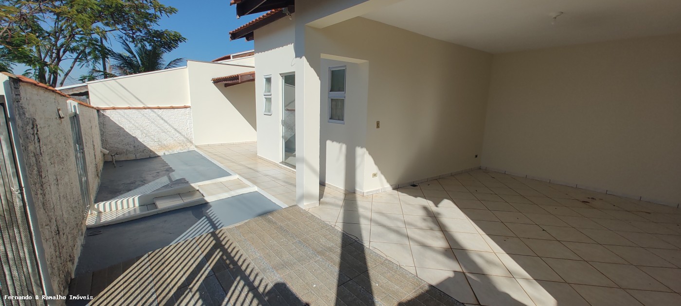 Casa para alugar com 2 quartos, 151m² - Foto 2