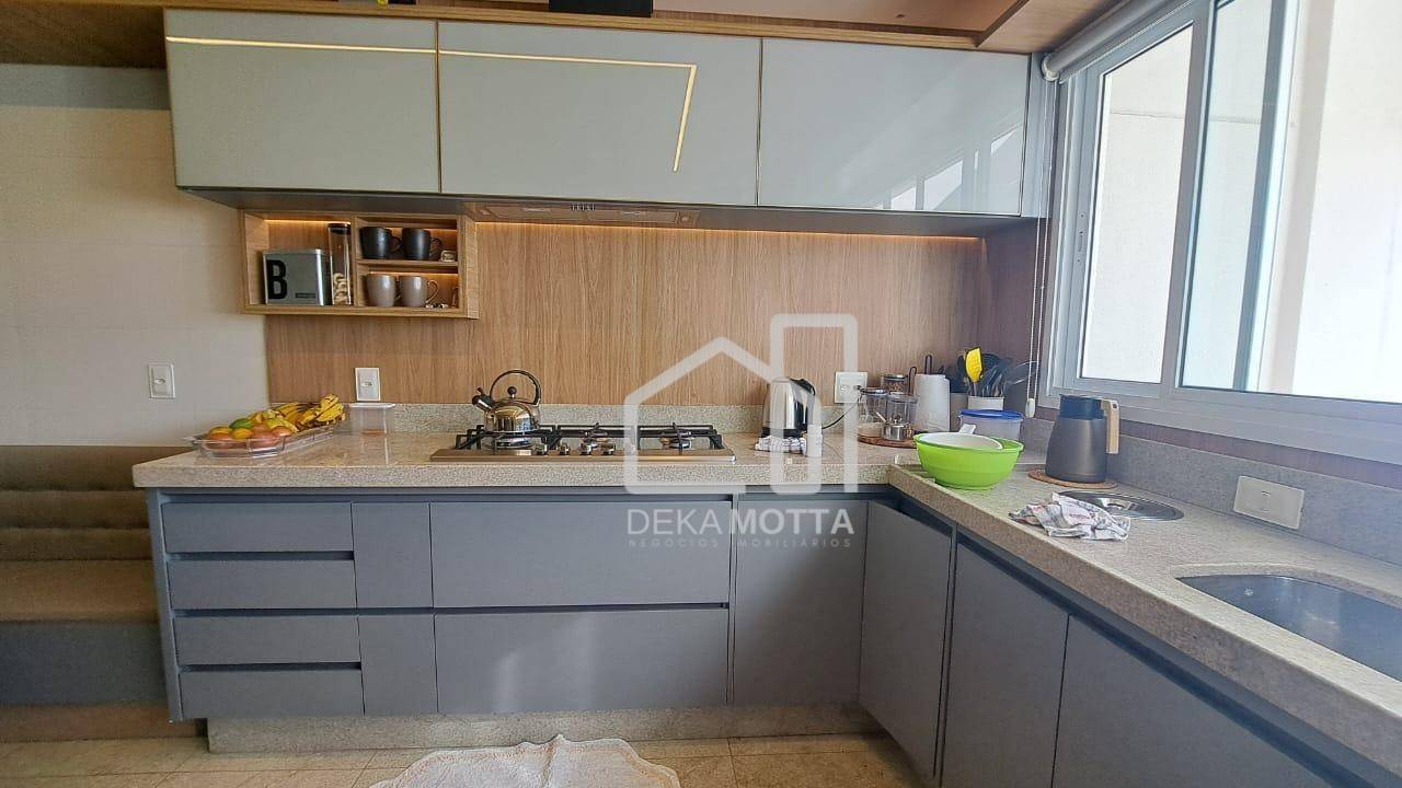 Apartamento à venda com 3 quartos, 198m² - Foto 4