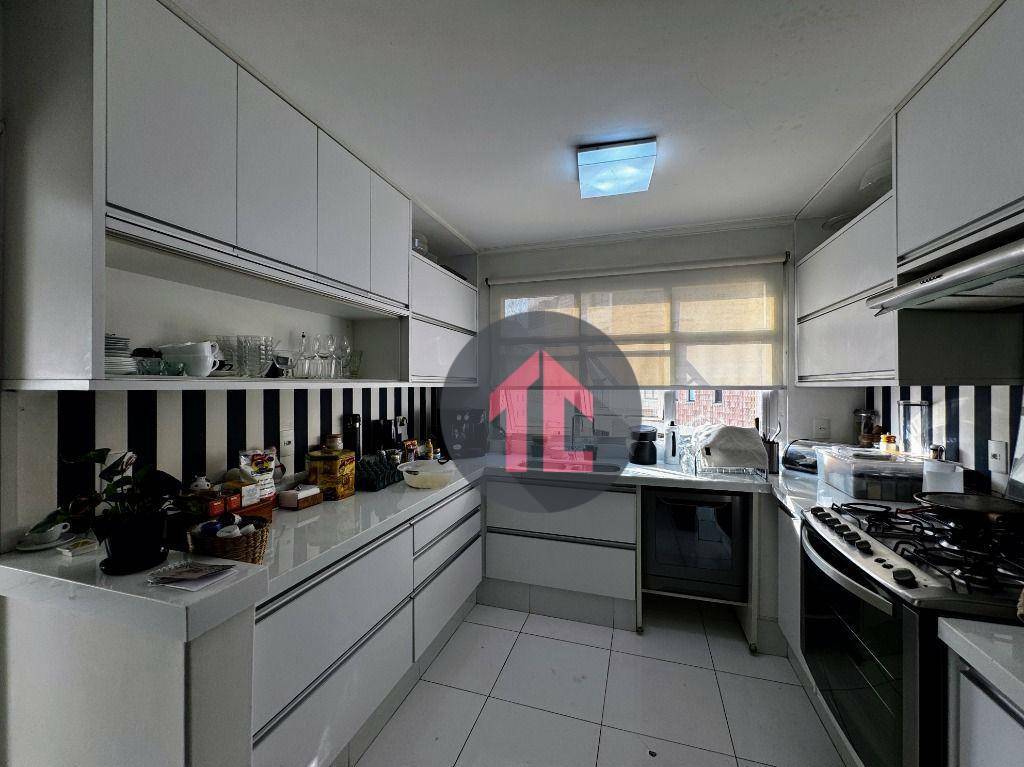 Apartamento à venda com 4 quartos, 251m² - Foto 8