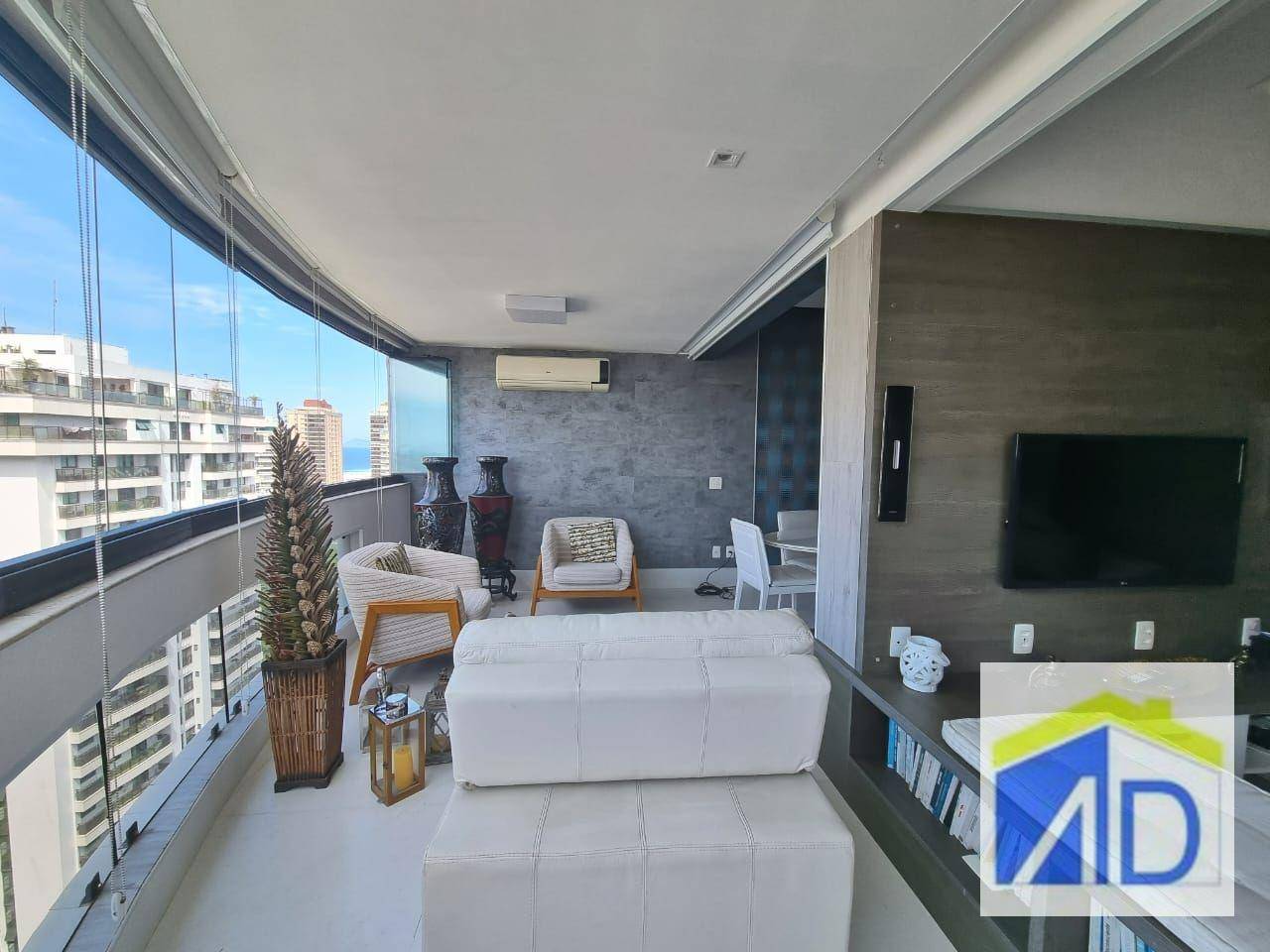 Cobertura à venda com 3 quartos, 230m² - Foto 1