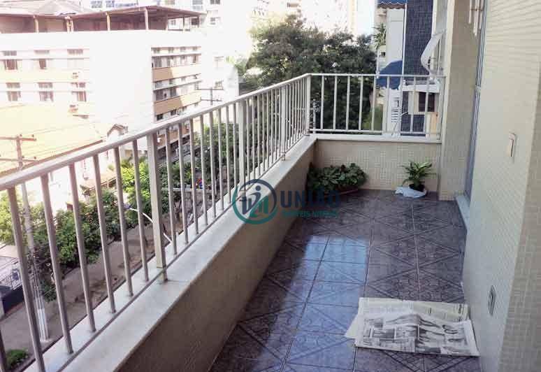 Apartamento à venda com 3 quartos, 109m² - Foto 2