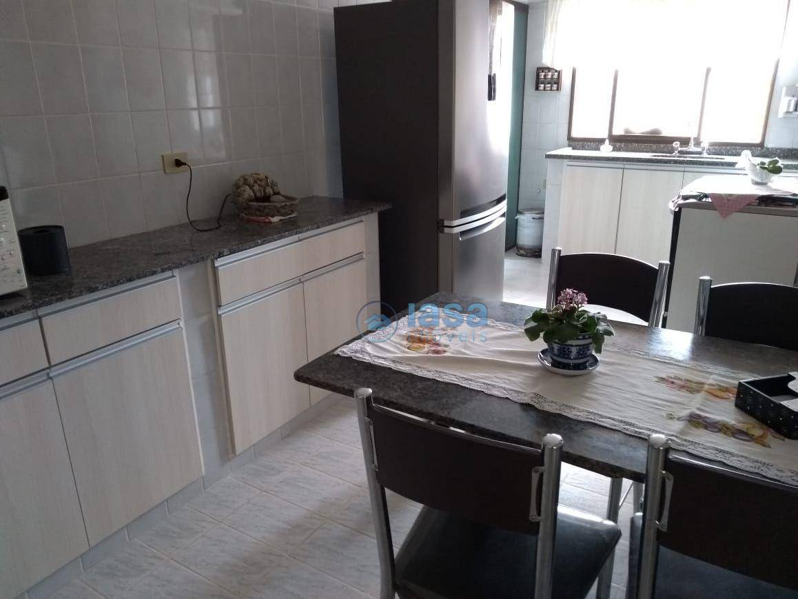 Apartamento à venda com 3 quartos, 140m² - Foto 5