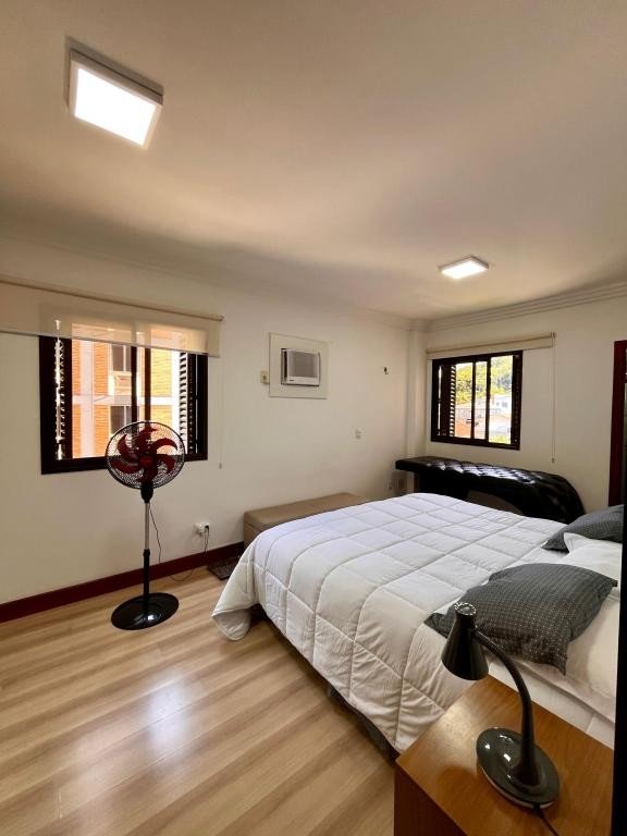 Apartamento à venda com 3 quartos, 159m² - Foto 5