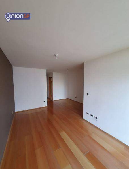 Apartamento à venda com 3 quartos, 75m² - Foto 2