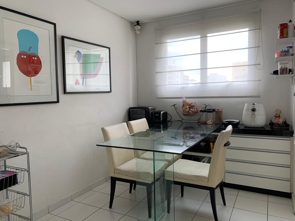 Apartamento à venda com 3 quartos, 200m² - Foto 11