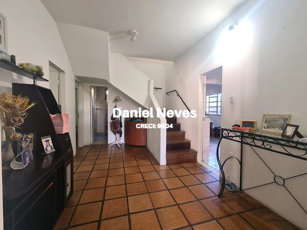 Casa à venda com 4 quartos, 380m² - Foto 18