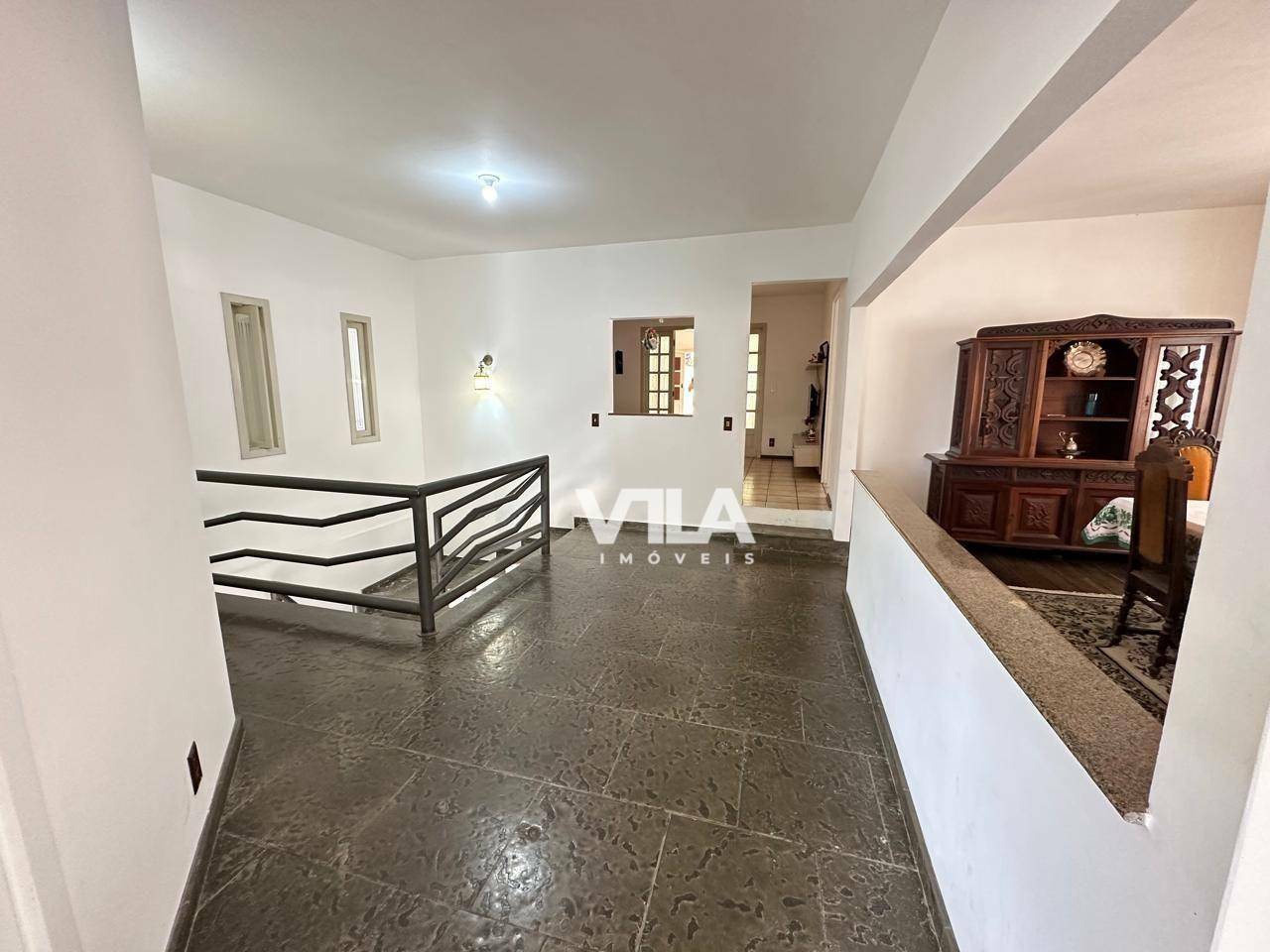 Casa à venda e aluguel com 5 quartos, 246m² - Foto 10