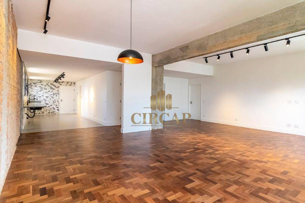 Apartamento à venda com 3 quartos, 212m² - Foto 1