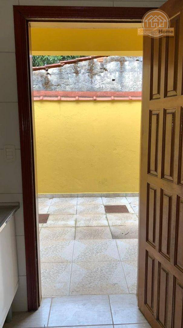 Casa à venda com 2 quartos, 70m² - Foto 12