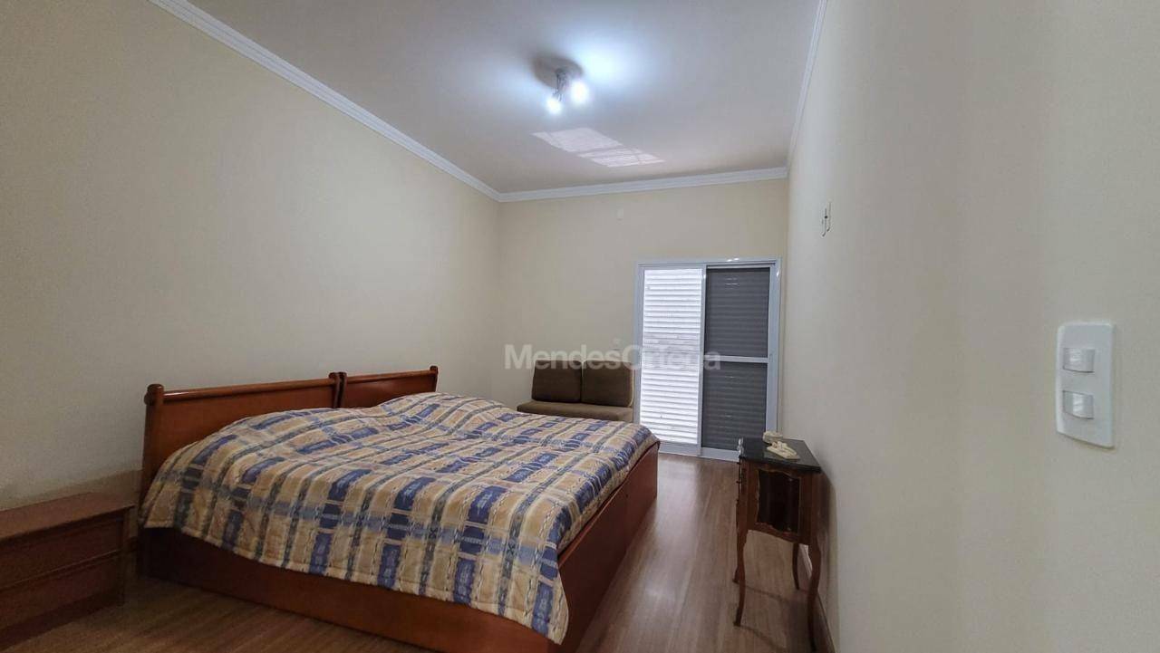 Casa de Condomínio à venda com 3 quartos, 220m² - Foto 6