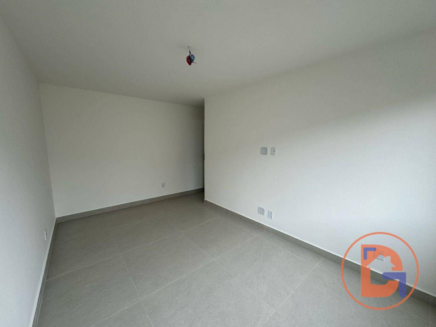 Apartamento à venda com 2 quartos, 66m² - Foto 2