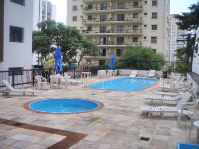 Apartamento para alugar com 2 quartos, 131m² - Foto 26