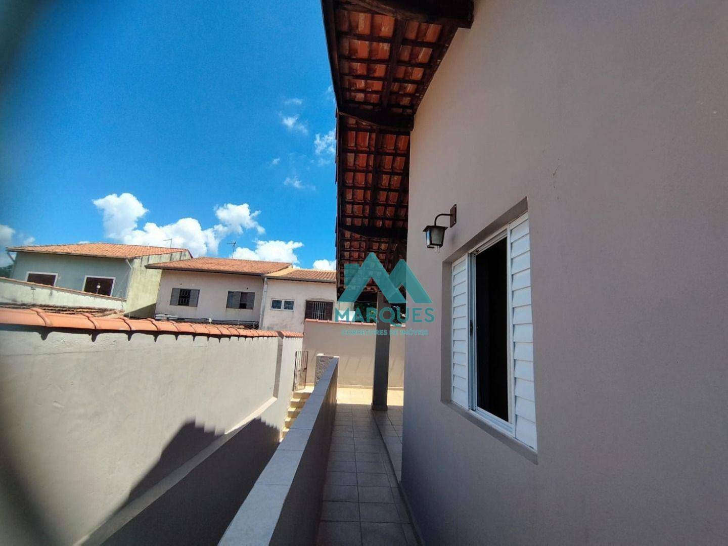 Casa à venda com 4 quartos, 106m² - Foto 3