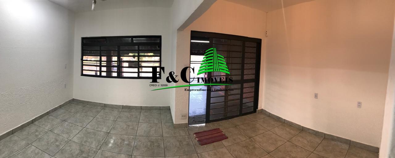 Casa à venda com 3 quartos, 200m² - Foto 1