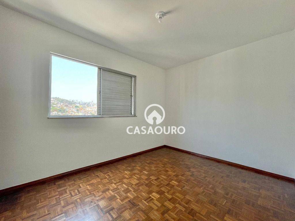 Apartamento à venda com 3 quartos, 110m² - Foto 12