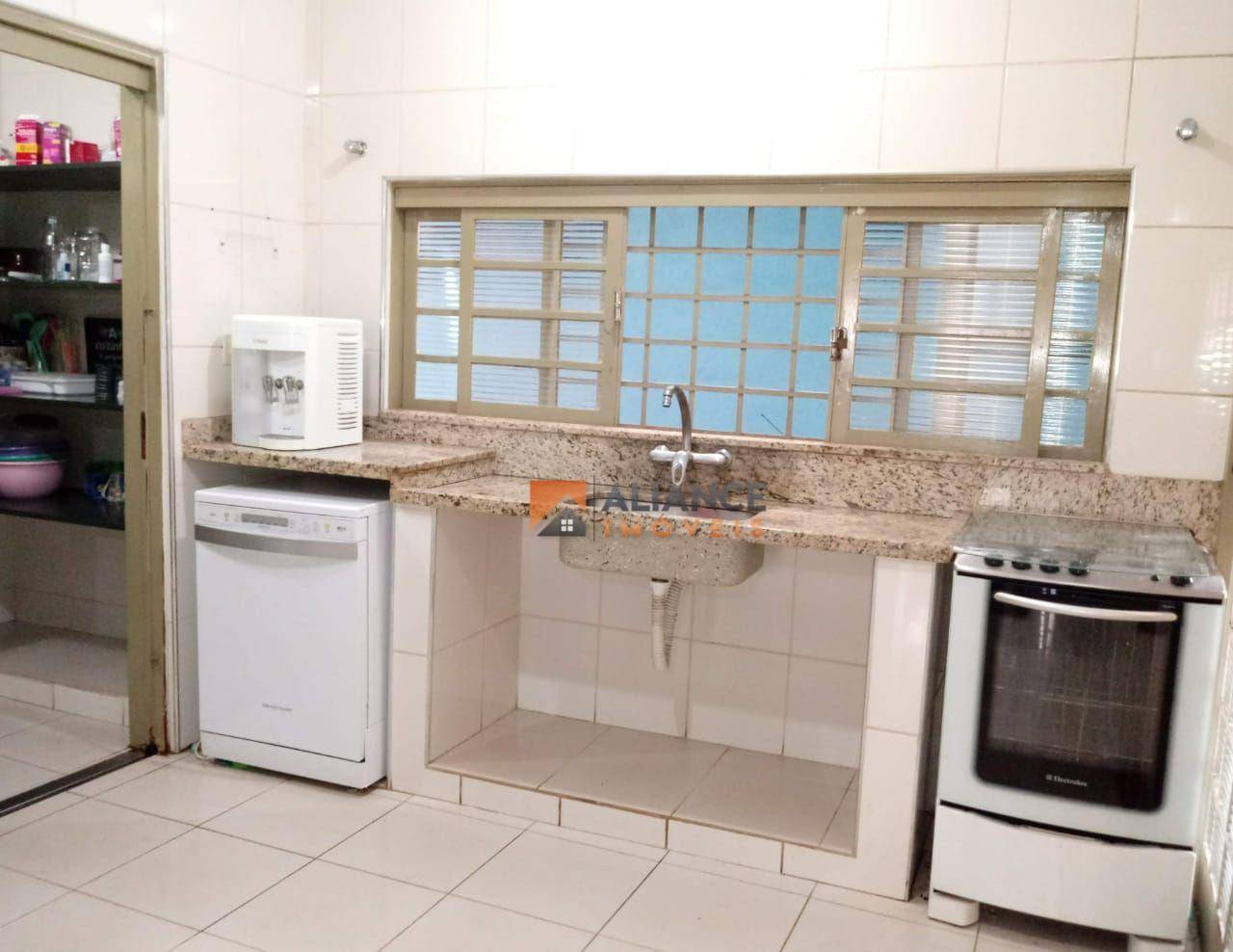 Chácara à venda com 3 quartos, 840M2 - Foto 9