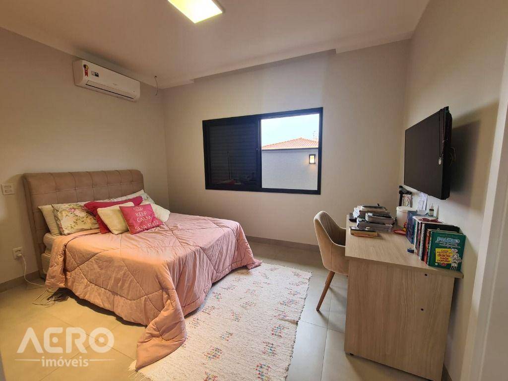 Casa à venda com 3 quartos, 210m² - Foto 14