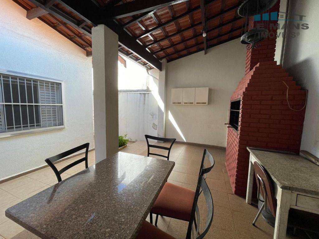 Casa à venda com 3 quartos, 240m² - Foto 18