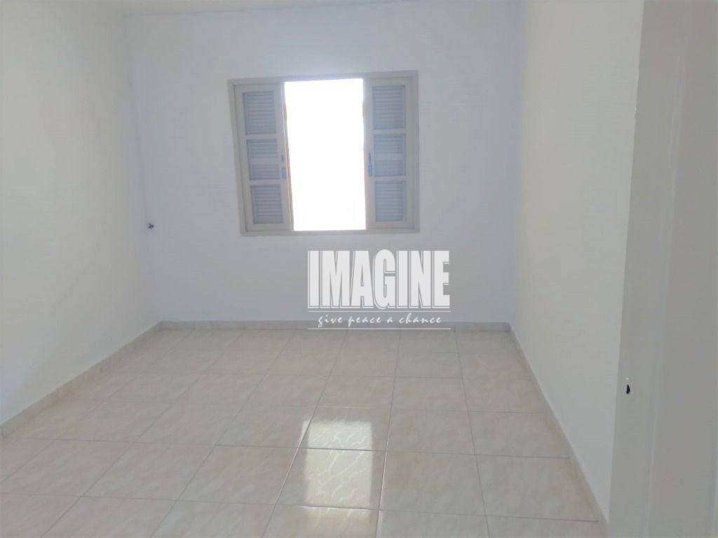 Casa à venda com 2 quartos, 195m² - Foto 4