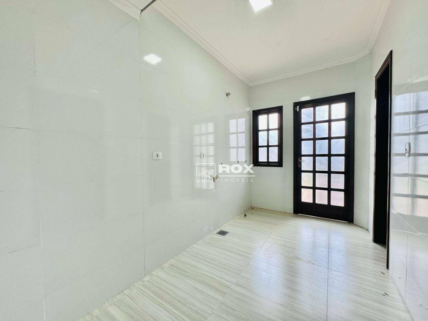 Casa à venda com 5 quartos, 350m² - Foto 18