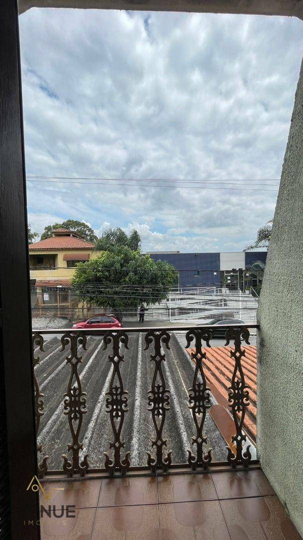 Sobrado à venda com 4 quartos, 300m² - Foto 3