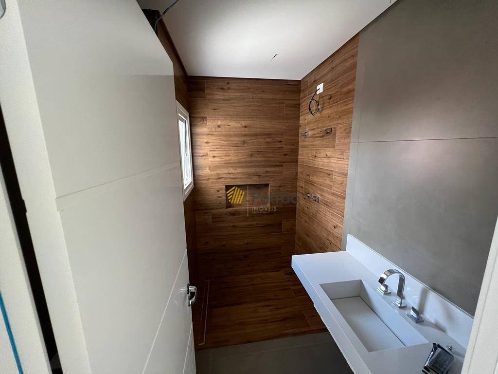 Sobrado à venda com 3 quartos, 250m² - Foto 2