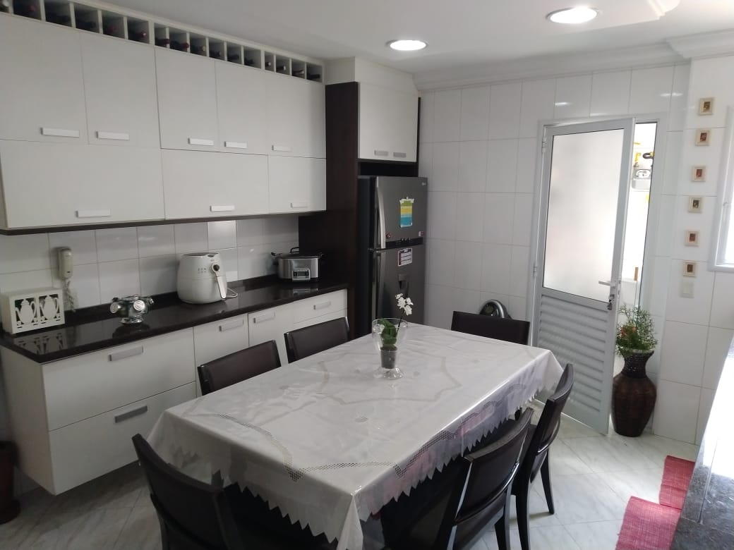 Apartamento à venda com 3 quartos, 143m² - Foto 9