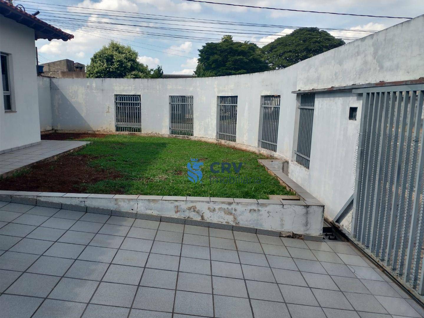 Casa à venda com 3 quartos, 180m² - Foto 1