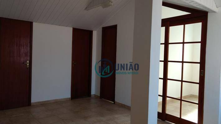 Casa de Condomínio à venda com 5 quartos, 169m² - Foto 1