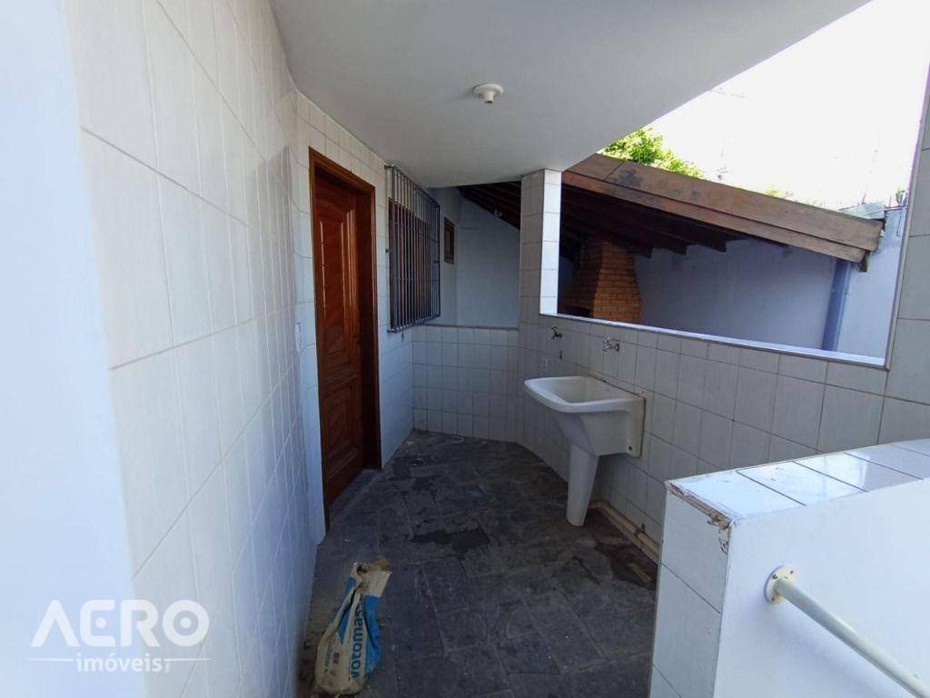 Casa à venda com 4 quartos, 189m² - Foto 7