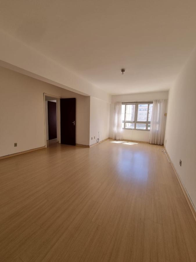 Apartamento à venda com 2 quartos, 85m² - Foto 2