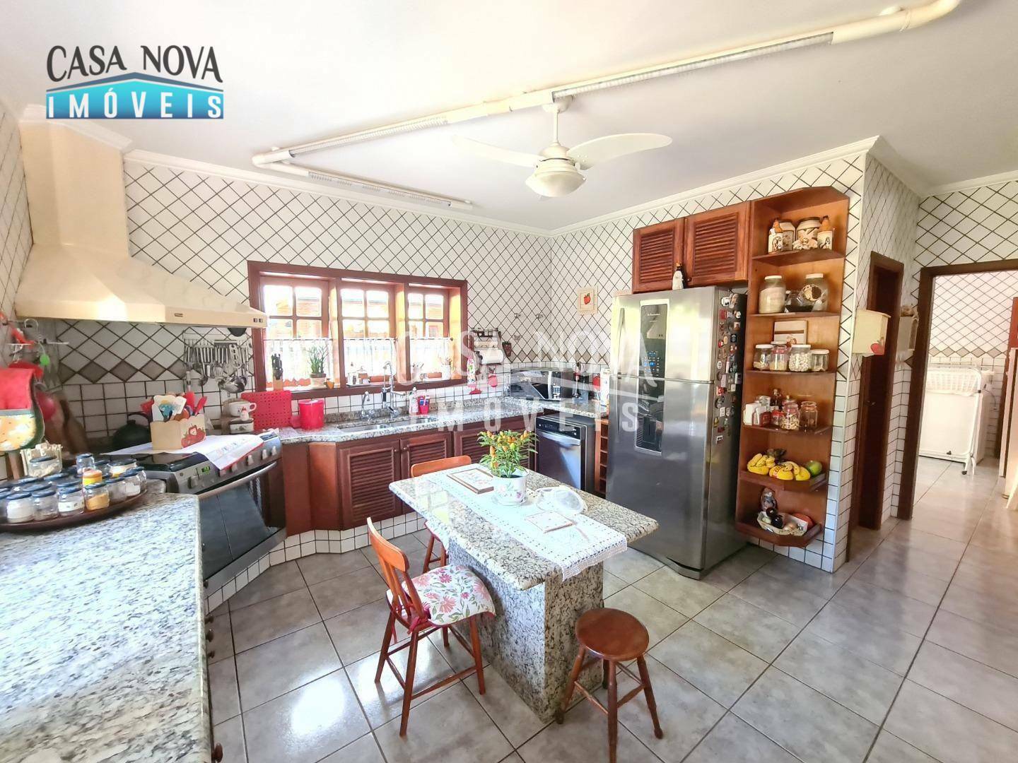 Casa de Condomínio à venda com 4 quartos, 420m² - Foto 5