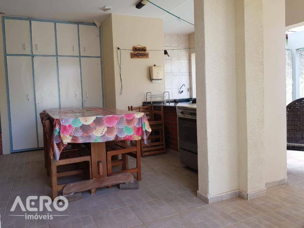 Casa à venda com 3 quartos, 316m² - Foto 15