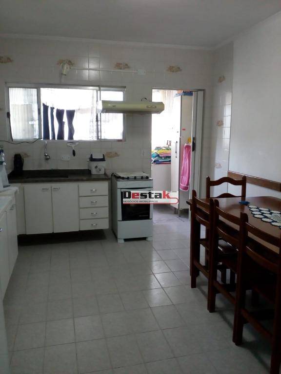 Apartamento à venda com 2 quartos, 70m² - Foto 19