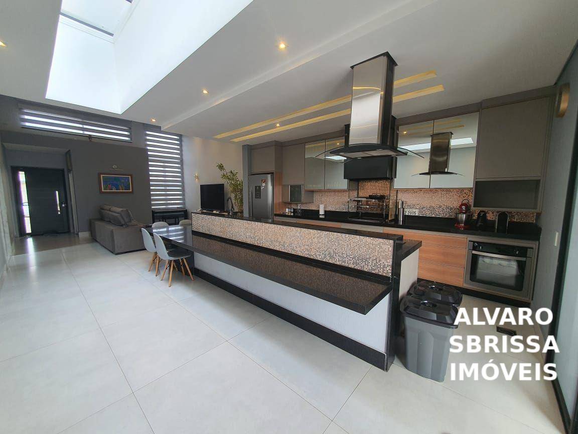 Casa de Condomínio à venda com 4 quartos, 283m² - Foto 2