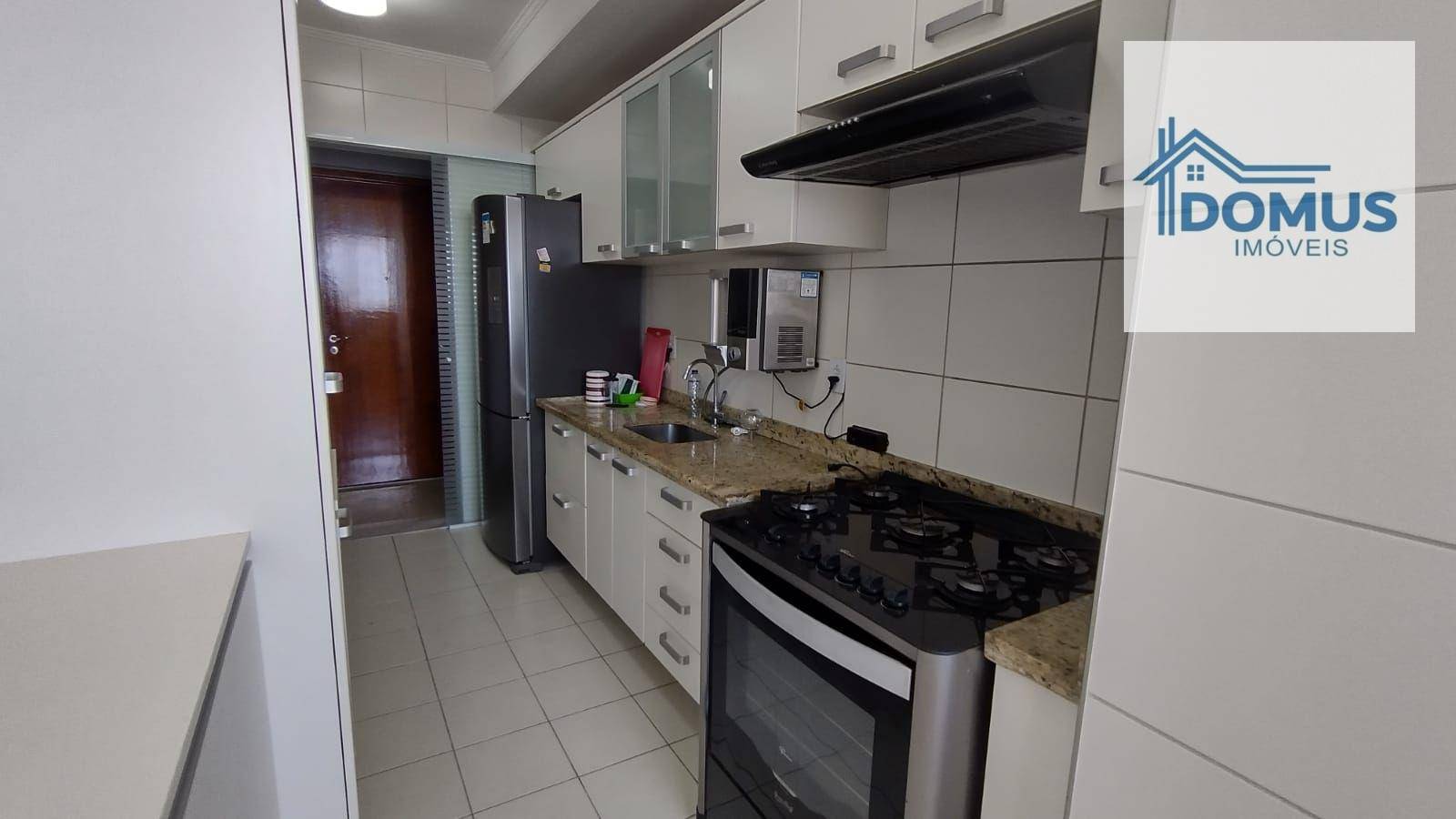 Apartamento à venda com 3 quartos, 97m² - Foto 3