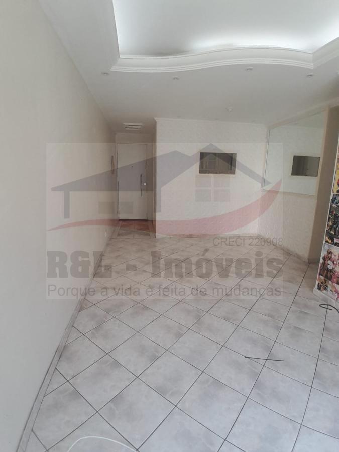 Apartamento para alugar com 3 quartos, 64m² - Foto 2