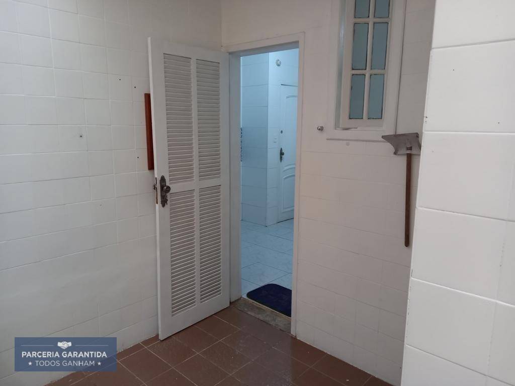 Apartamento à venda com 2 quartos, 70m² - Foto 11