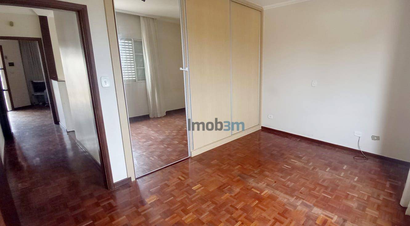 Casa à venda e aluguel com 3 quartos, 222m² - Foto 9