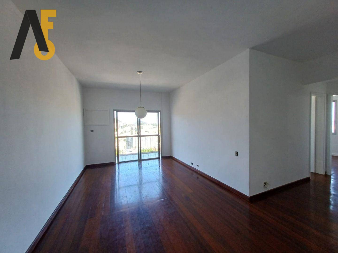 Apartamento à venda com 2 quartos, 85m² - Foto 7