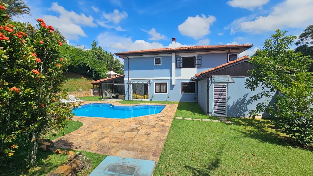 Casa de Condomínio à venda com 4 quartos, 303m² - Foto 1