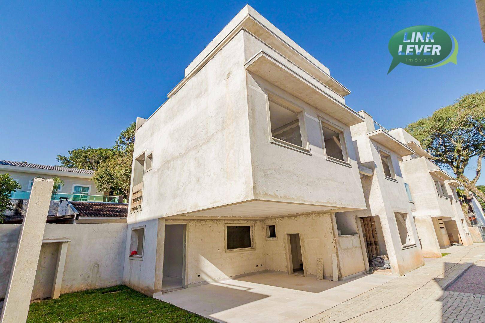 Sobrado à venda com 4 quartos, 258m² - Foto 2