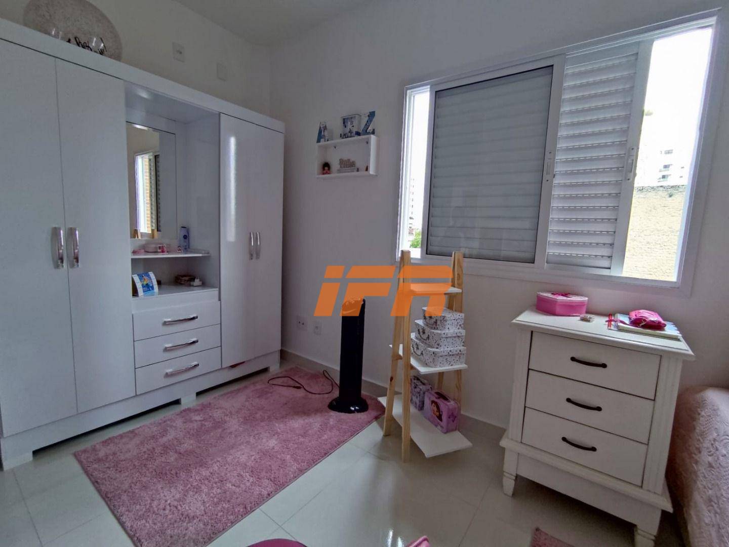 Apartamento à venda com 2 quartos, 67m² - Foto 3