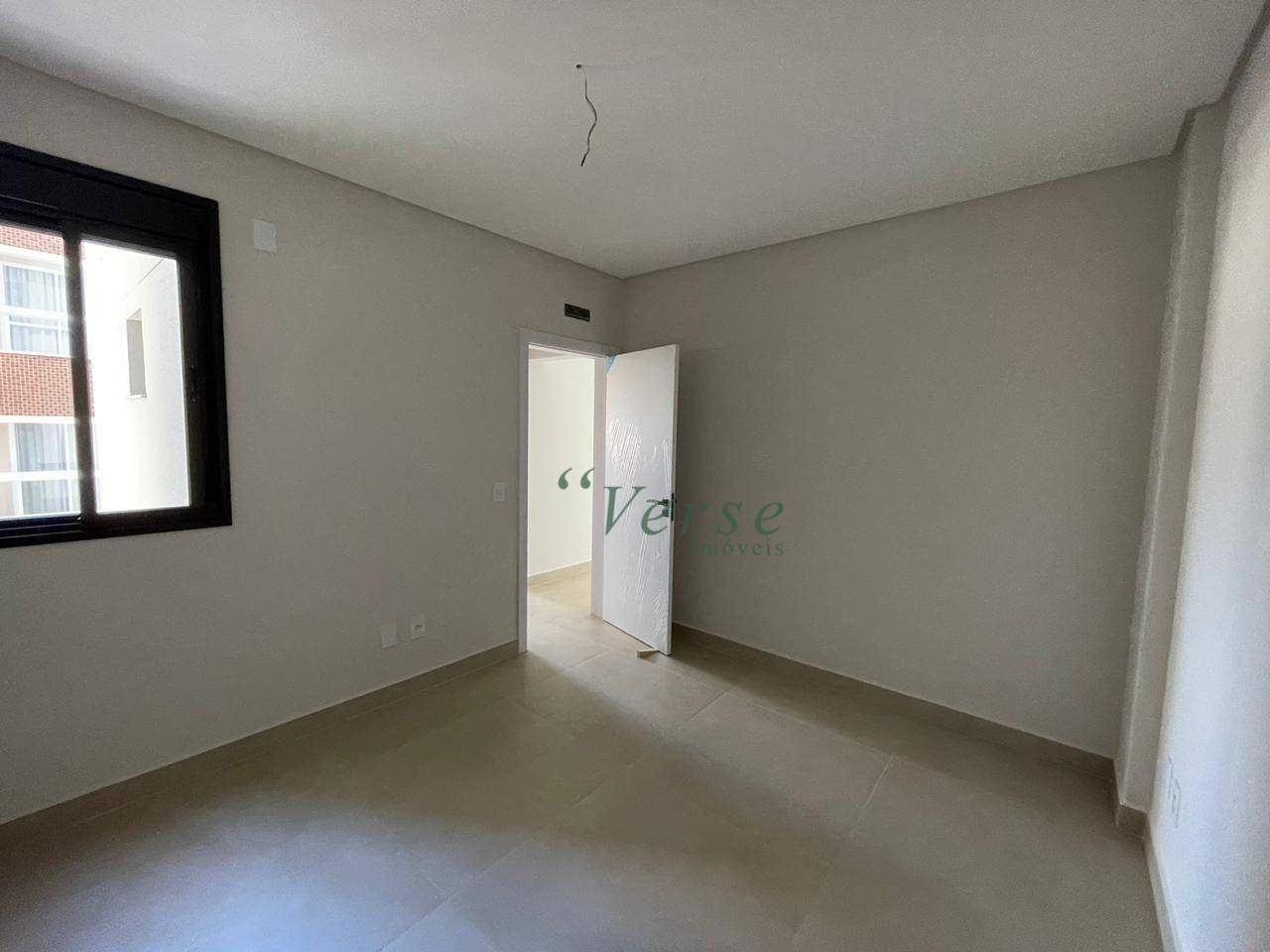 Apartamento à venda com 2 quartos, 72m² - Foto 3