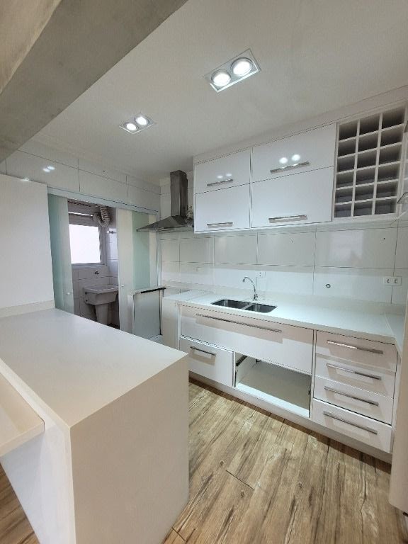 Apartamento para alugar com 2 quartos, 76m² - Foto 5