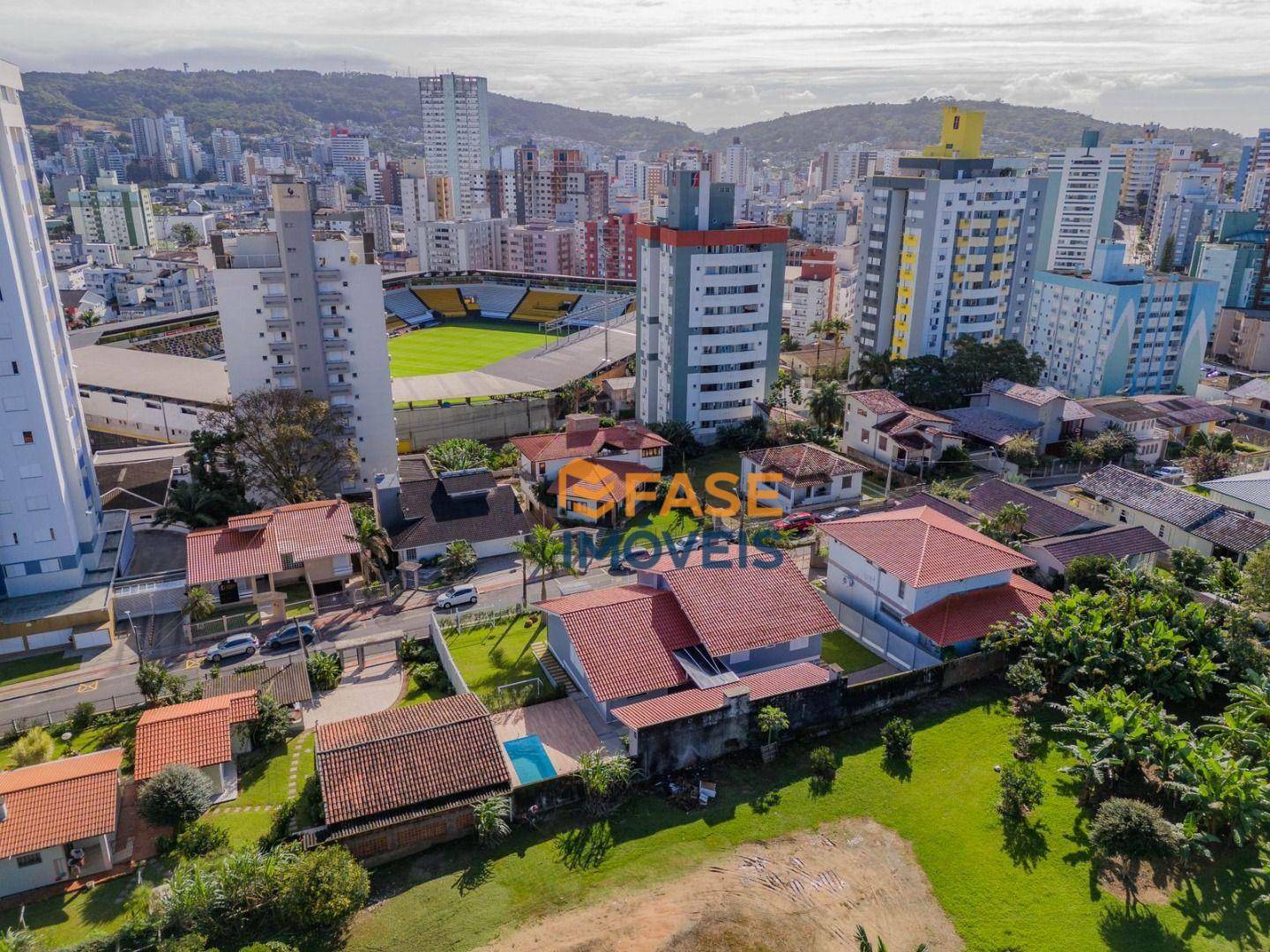 Casa à venda com 4 quartos, 453m² - Foto 5