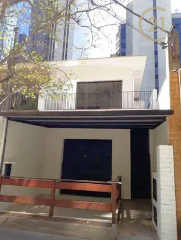 Sobrado para alugar com 3 quartos, 200m² - Foto 2