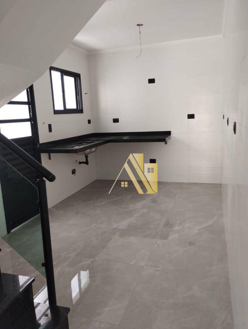 Sobrado à venda com 3 quartos, 92m² - Foto 1